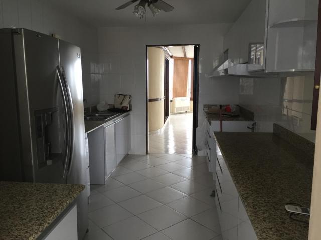 Beautiful and spacious beachfront apartment in av. balboa
