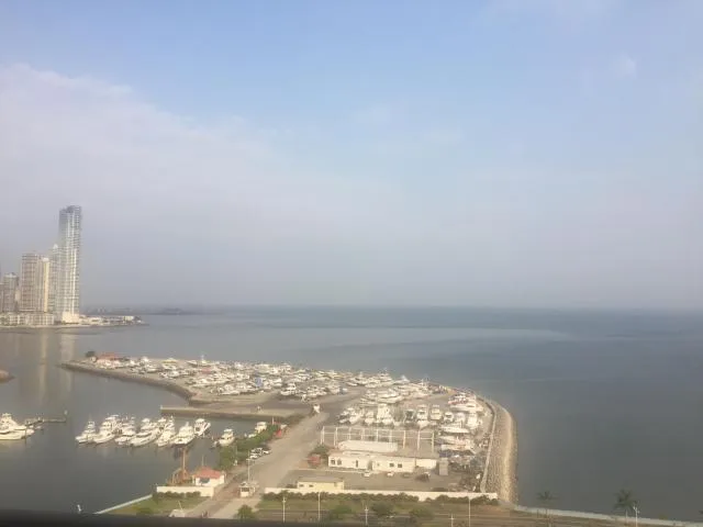 Hermoso y amplio apartamento frente al mar en av. balboa  — 5