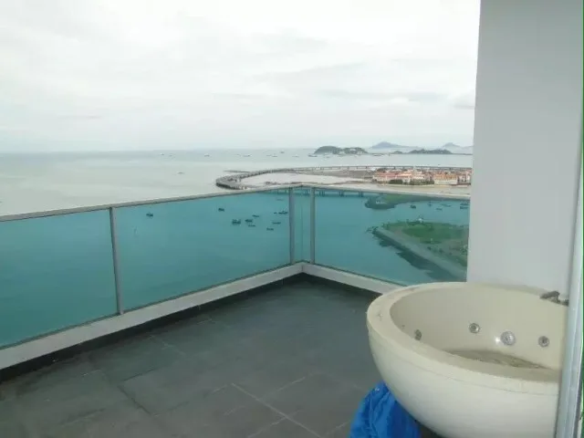 Espectacular apartamento con hermosa vista al mar en ave balboa pg — 2