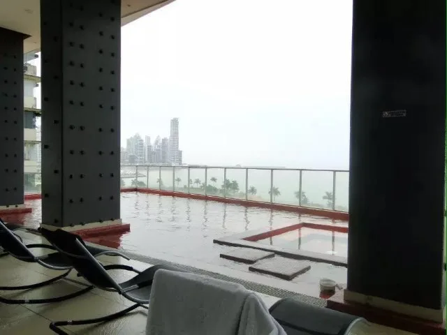Espectacular apartamento con hermosa vista al mar en ave balboa pg — 5