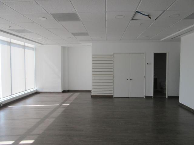 Alquilo oficina torre bicsa avenida balboa de 109m2 - 2b - 2p