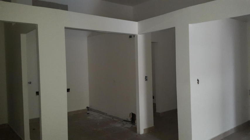 Se alquila local comercial con 79 m2 avenida balboa