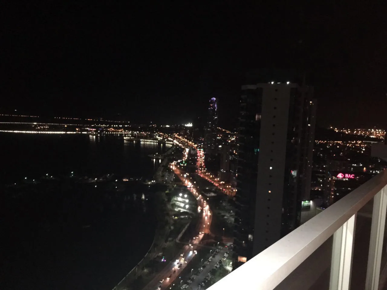 Se alquila apartamento en la avenida balboa hermosa vista la mar   — 5