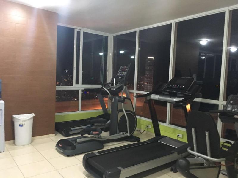 Alquilo apartamento en avenida balboa con linea blanca
