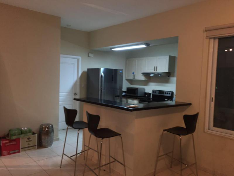 Alquilo apartamento en avenida balboa con linea blanca