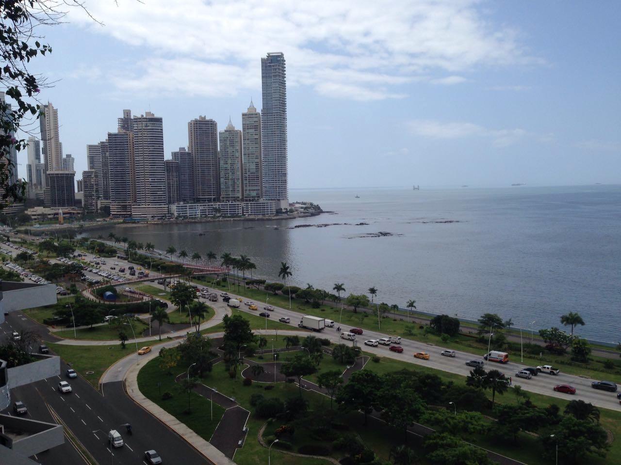 Se alquila apartamento en la avenida balboa amoblado y cÃ©ntrico 