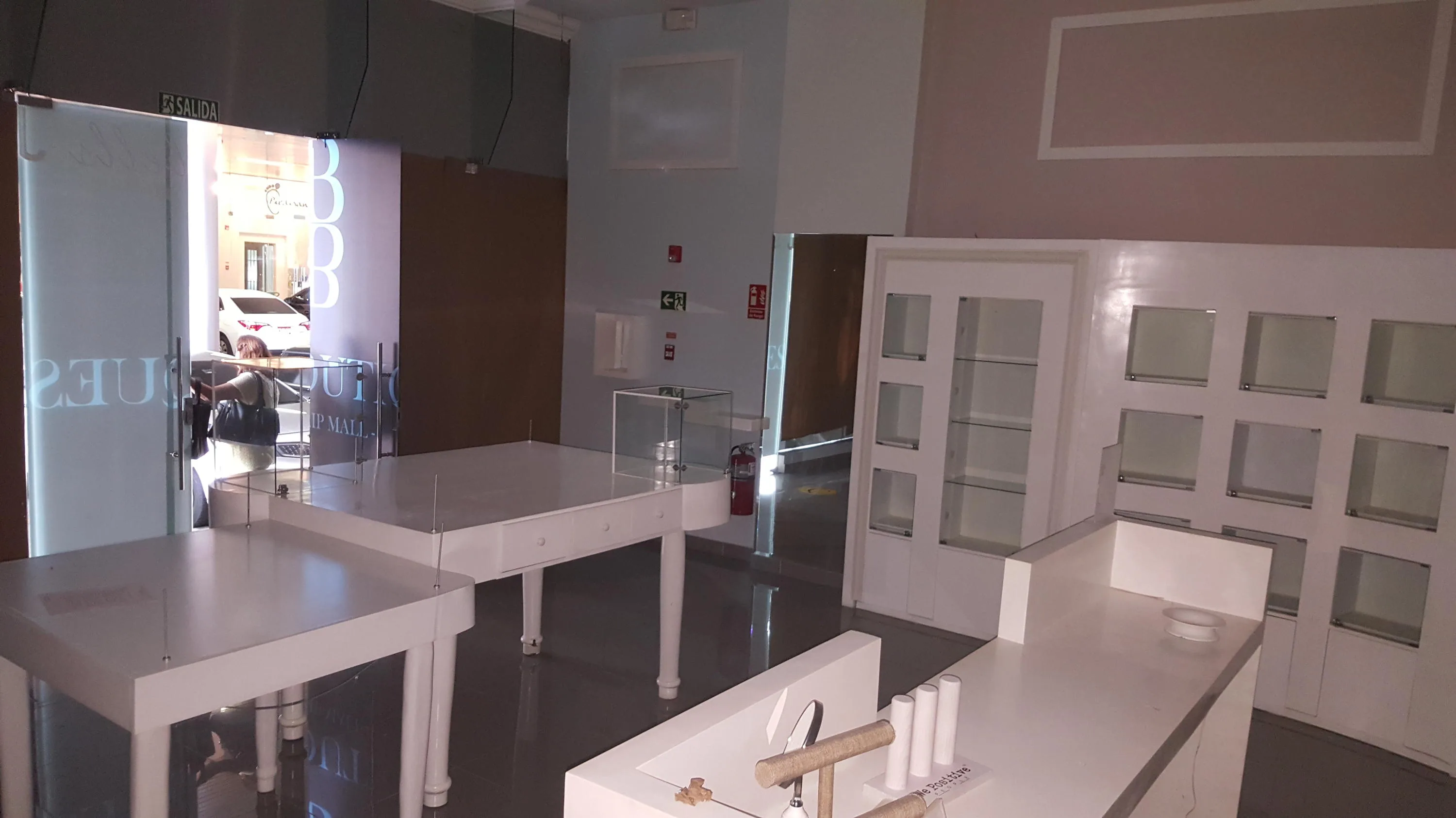Se alquila cÃ©ntrico local en la avenida balboa para tienda  — 3