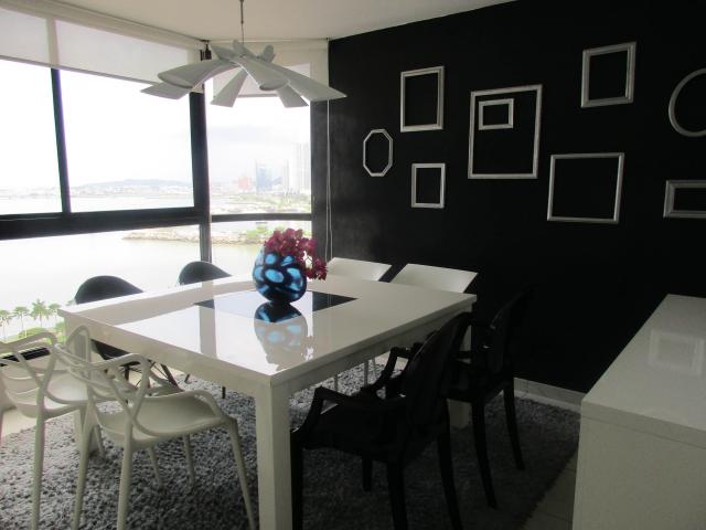 Nice apartment in avenida balboa for sale spectacular view 2 parking