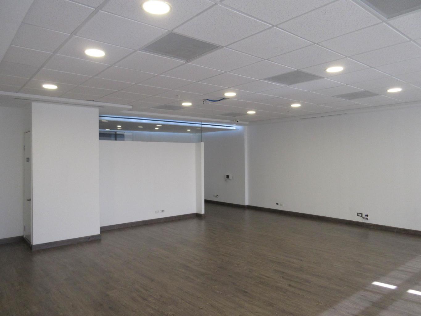 Oficina en alquiler torre bicsa / agpm 