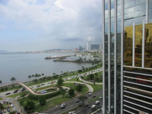 Apartamento en alquiler amoblado 137 mts2 ph coral reef av balboa  yh — 4