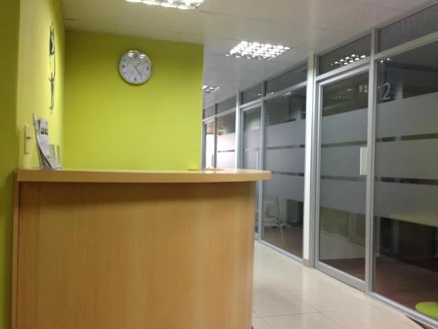 Oficinas amobladas en alquiler. av. balboa  f.a. — 2