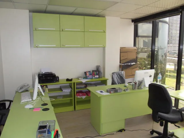 Oficinas amobladas en alquiler. av. balboa  f.a. — 4