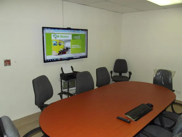 Oficinas amobladas en alquiler. av. balboa  f.a. — 5