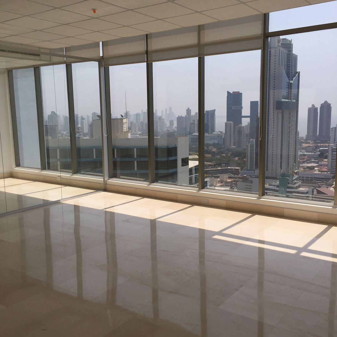 Se alquila oficina a buen precio en la avenida balboa 108 mts2  