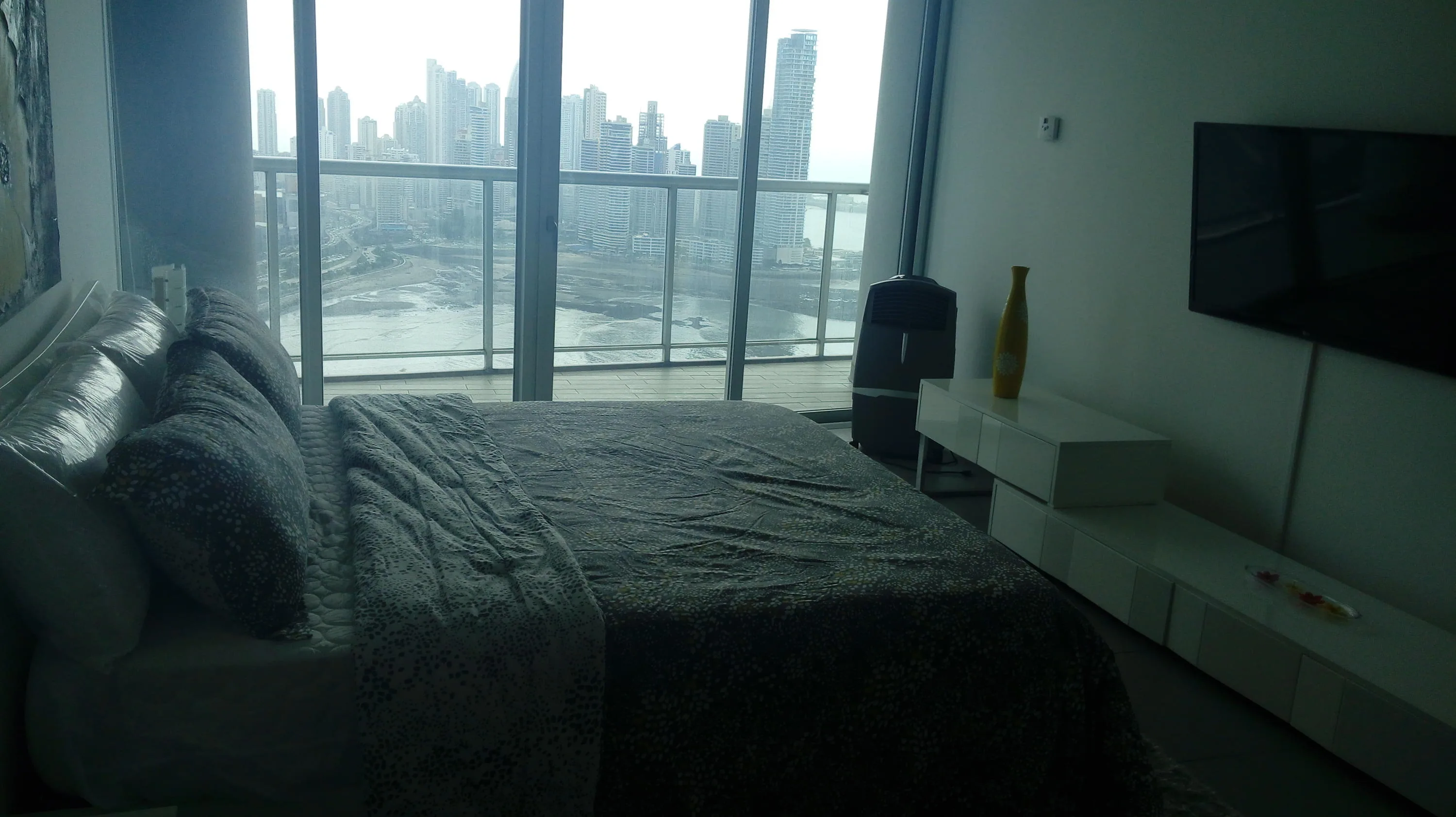 Se vende apartamento 2 recamaras amoblado avenida balboa vista al mar  — 2