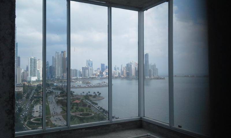 Oficinas en torre corporativa. av balboa     lch