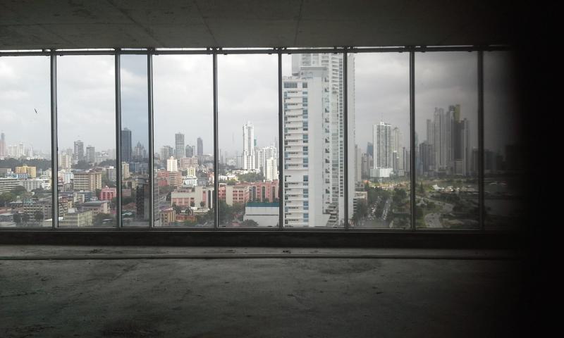 Corporate tower offices. av balboa lch