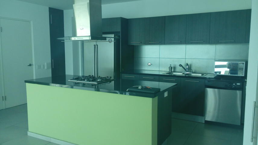 Jlmp # 16-1994 en venta elegante apartamento en la av. balboa.