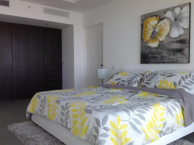 Jlmp # 16-1994 en venta elegante apartamento en la av. balboa.