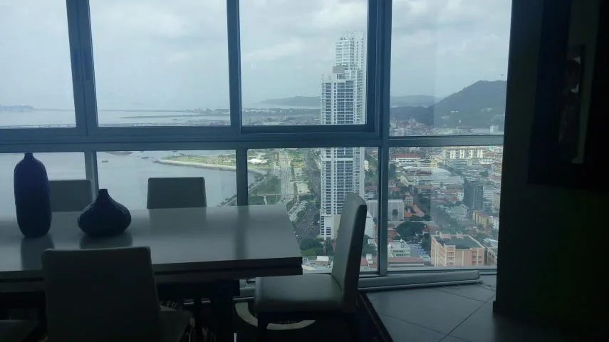 Jlmp # 16-1994 en venta elegante apartamento en la av. balboa. — 5