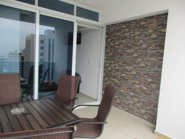 Amplio apartamento en venta en av. balboa  f.a.