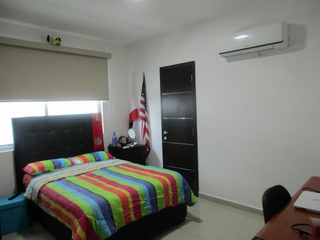 Apartamento con vista al mar en av. balboa  f.a.