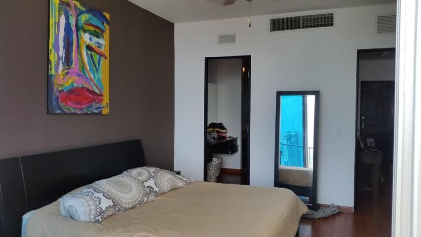 The prestigious av. balboa is sold beautiful apt. exc location vl15774