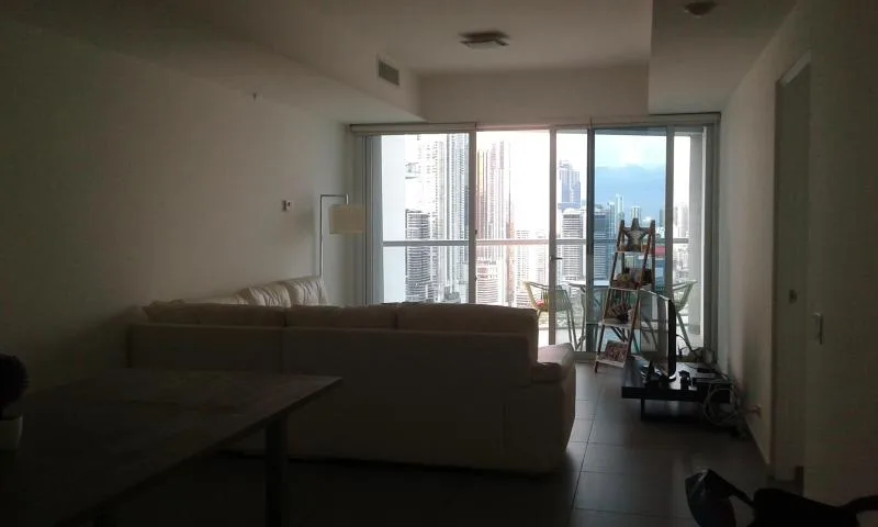 Espectacular apartamento con hermosa vista al mar en av. balboa.  f.a.