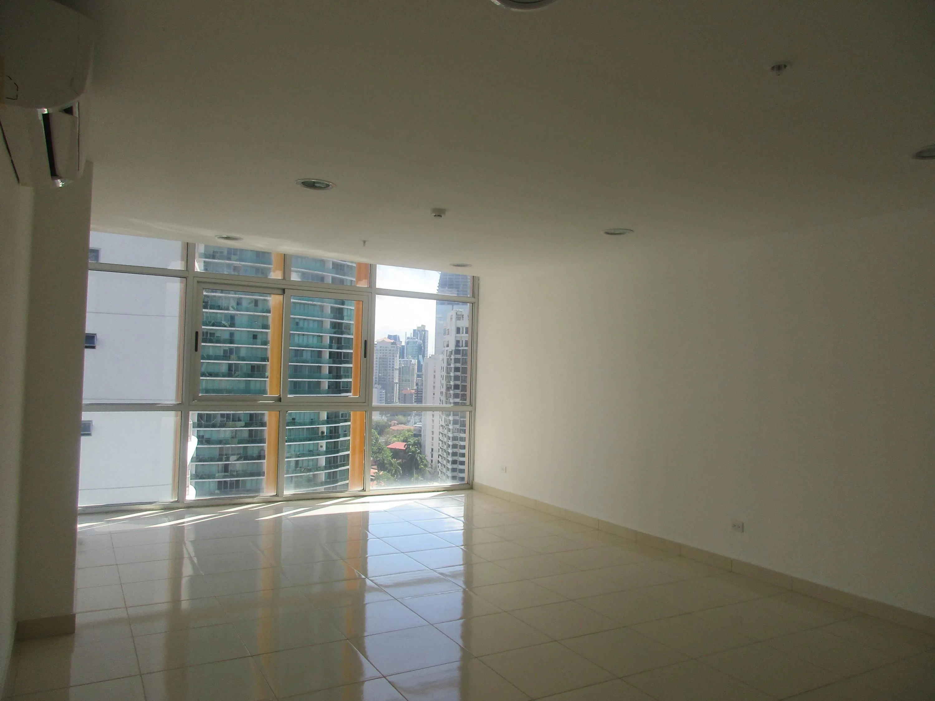 Se alquila moderna oficina en colores de bella vista, avenida balboa 45 mts2 excelente precio! — 5