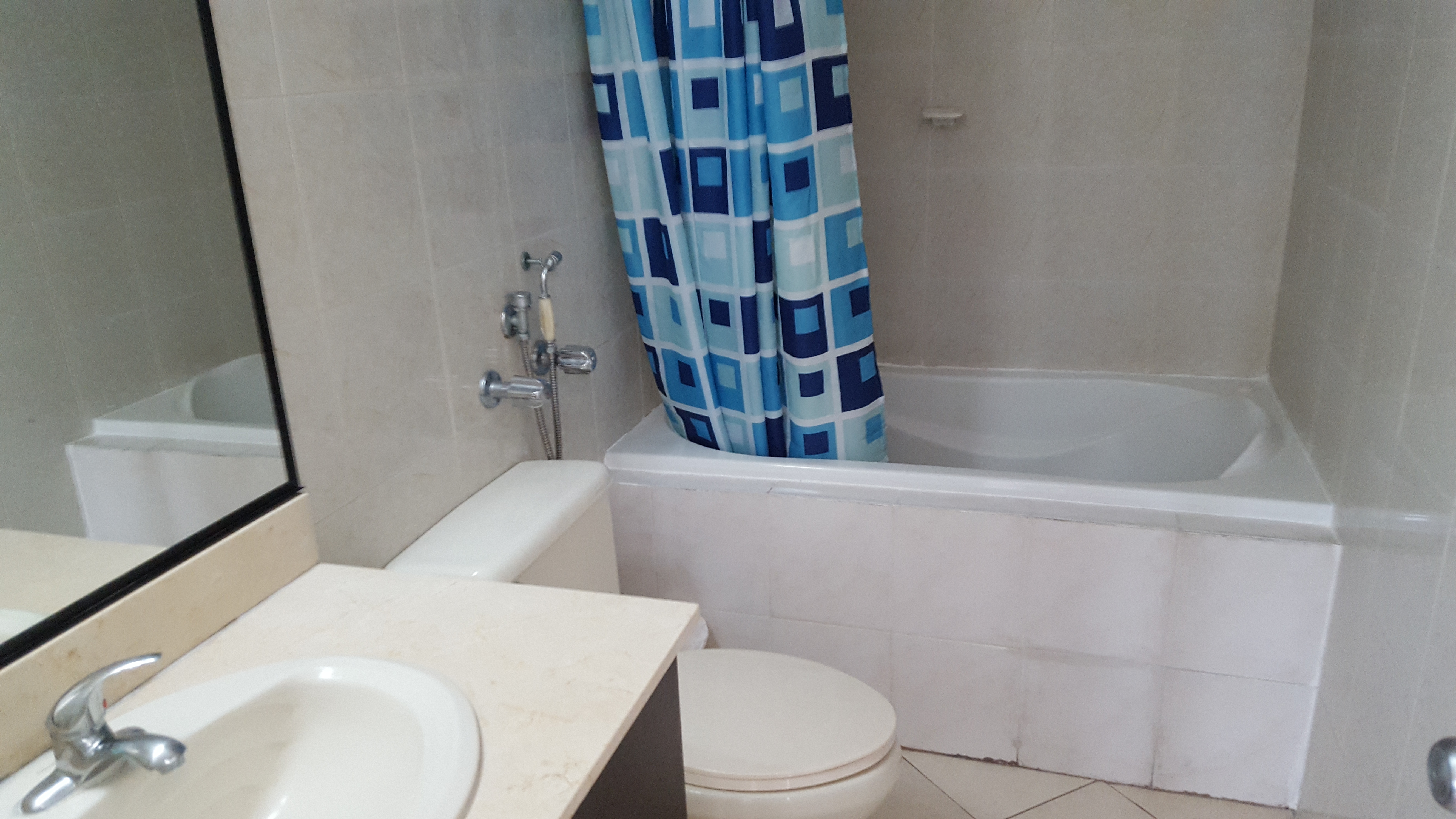 Alquilo apt en ave balboa