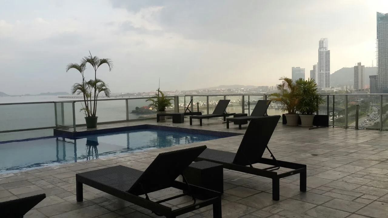Alquilo waters amoblado ave balboa — 2