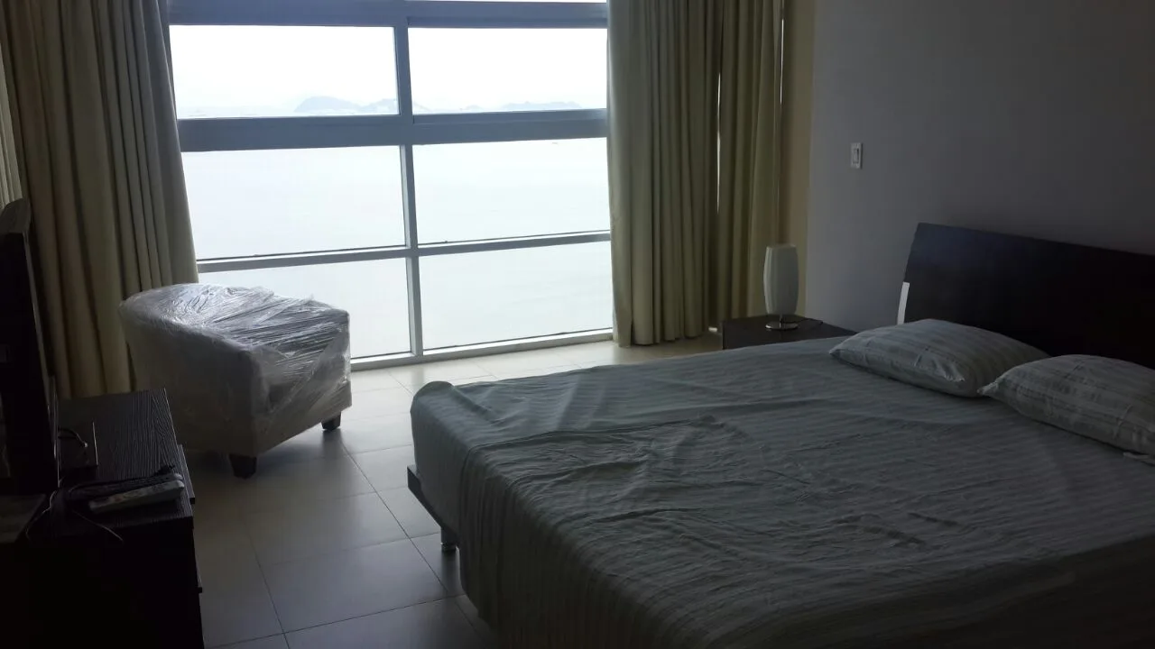 Alquilo waters amoblado ave balboa — 4