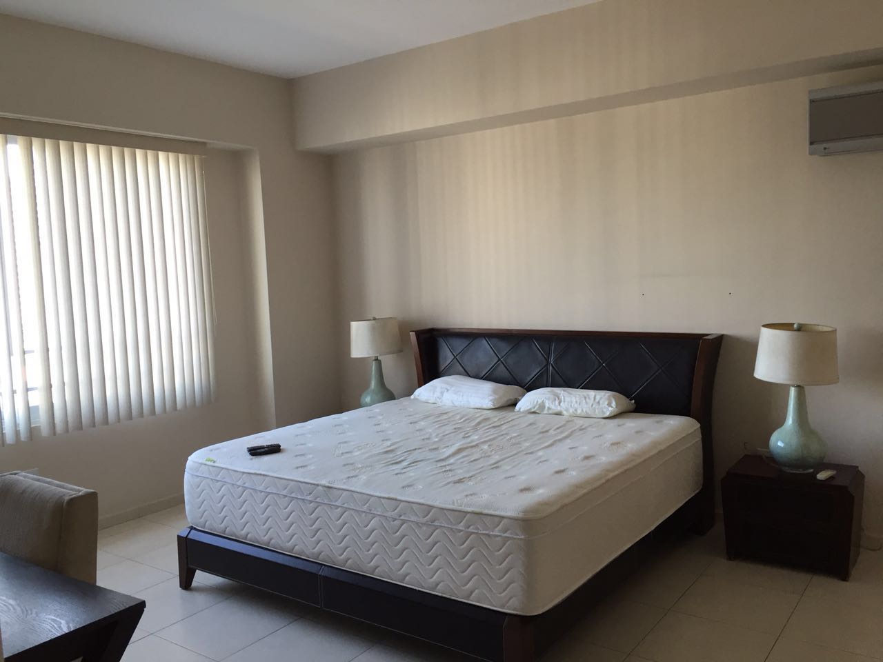 Apt rent in furnished ave. balboa