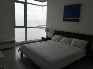 Hermoso apartamento totalmente amoblado en avenida balboa