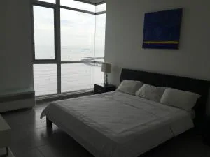Hermoso apartamento totalmente amoblado en avenida balboa — 2