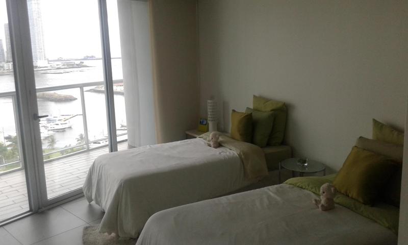 Apartamento centrico en avenida balboa  lch