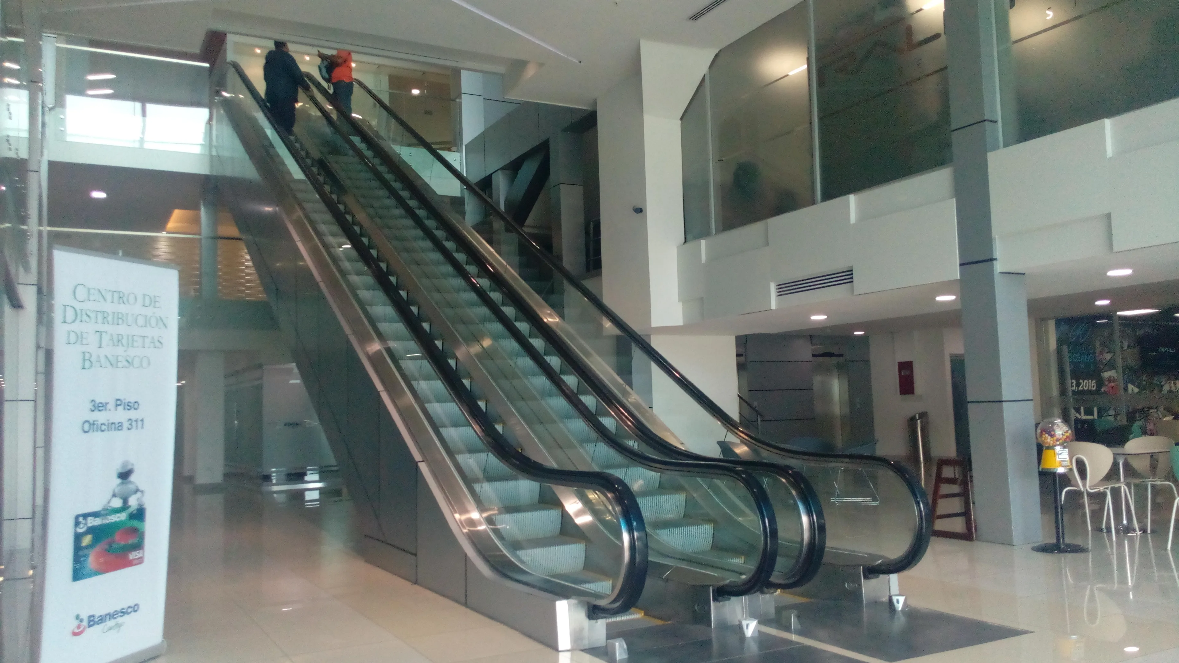 Se alquila moderna e impecable oficina en la avenida balboa  — 3