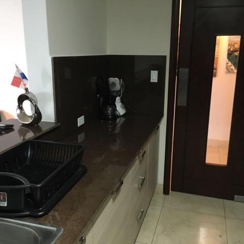 Overlooking the sea we offer a nice apartment equipped in the av balboa
