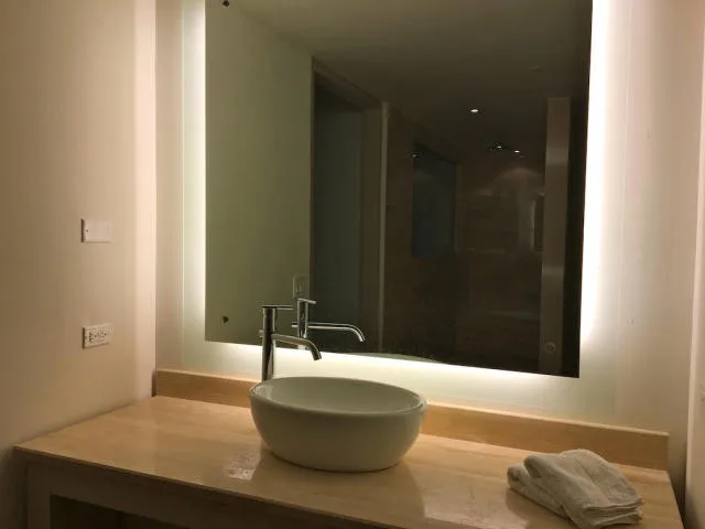 Apartamento en alquiler amoblado waldorf astoria av balboa yh — 2