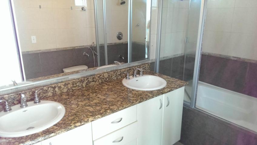 Spacious and comfortable apartment in la balboa illuminated spaces excellent option to invest
