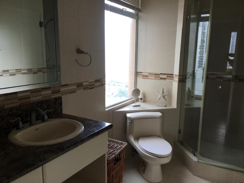 Se alquila apartamento 100m2 avenida balboa.rtq