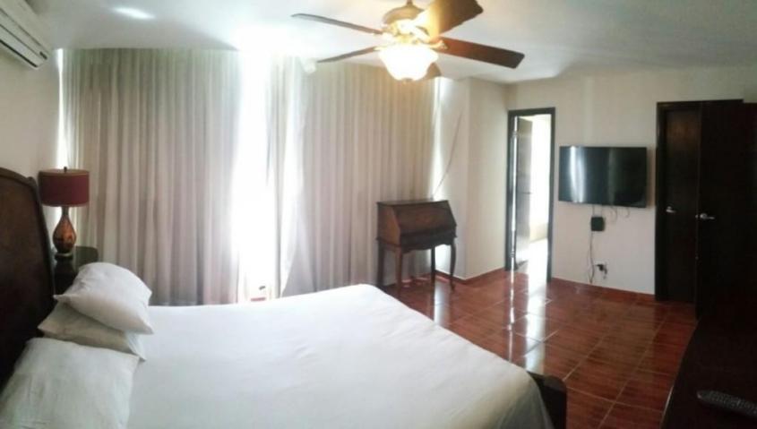 Furnished and central apartment in avenida balboa fa