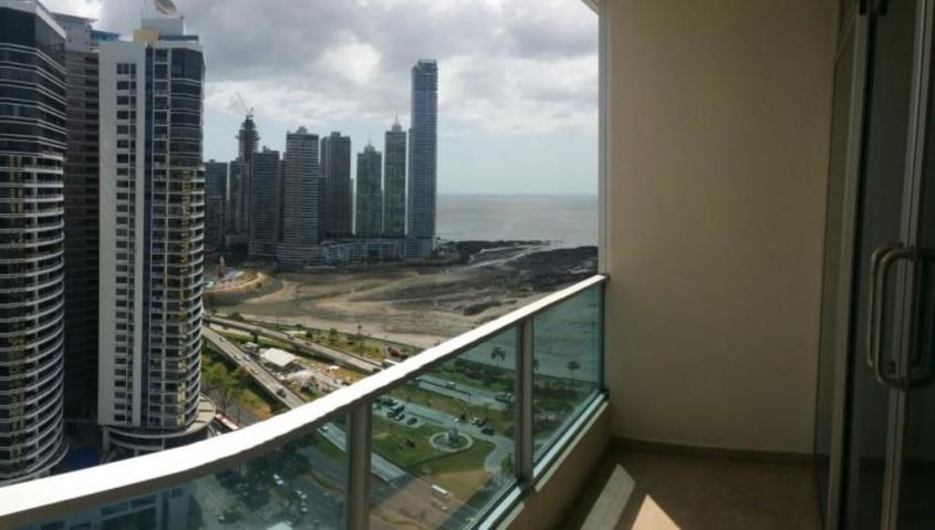 Furnished and central apartment in avenida balboa fa