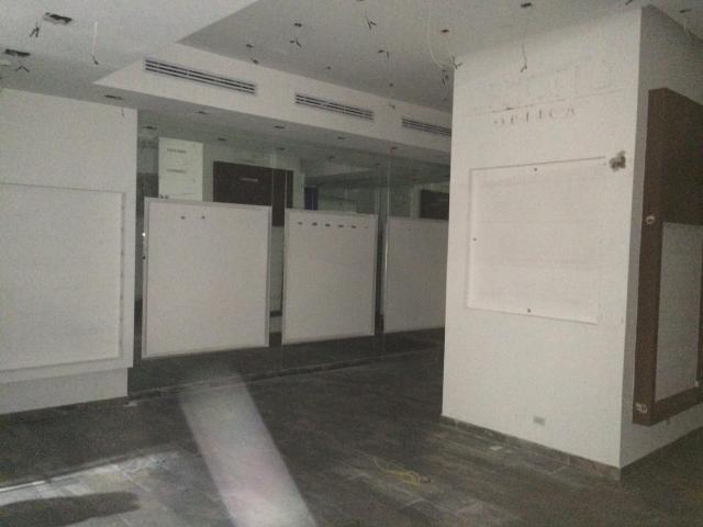 local rent in av balboa # 16-2240, office