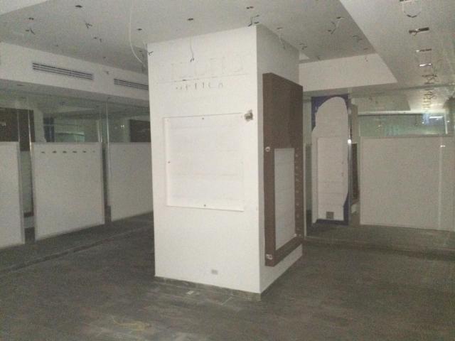 local rent in av balboa # 16-2240, office