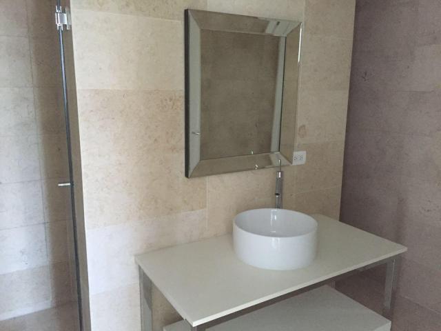 Hermoso complejo de apartamentos en avenina balboa 