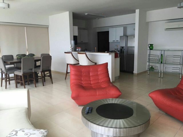 Grand bay, avenida balboa, alquilo