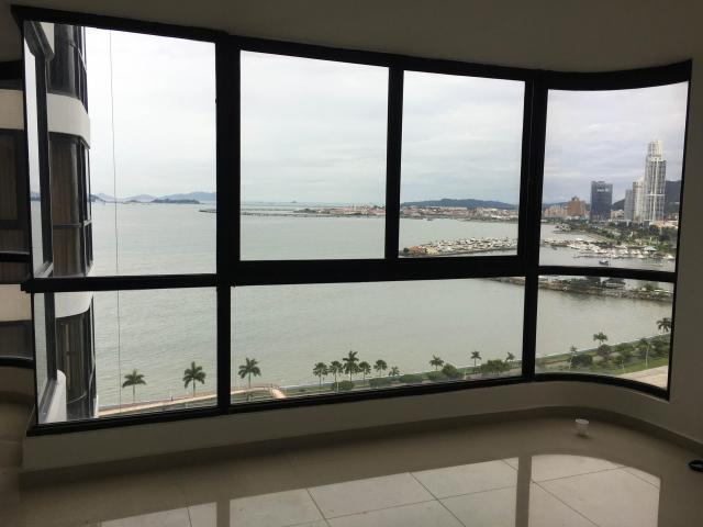 Remodelado  apartamento en alquiler 137 mts2 av balboa yh