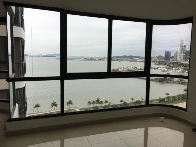 Remodelado  apartamento en alquiler 137 mts2 av balboa yh — 3