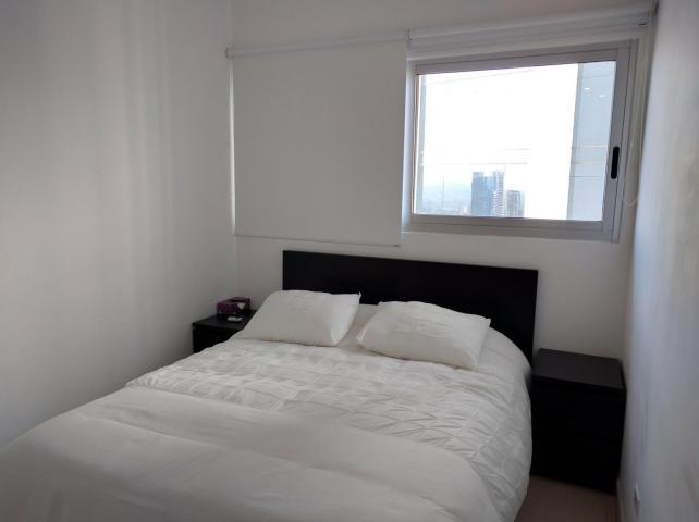 Elegante apartamento amoblado en la avenida balboa. lr 16-3057.